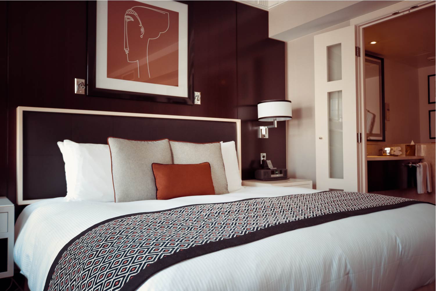 Elevate Your Airbnb or Hotel Experience with Clara Clark Bed Sheets